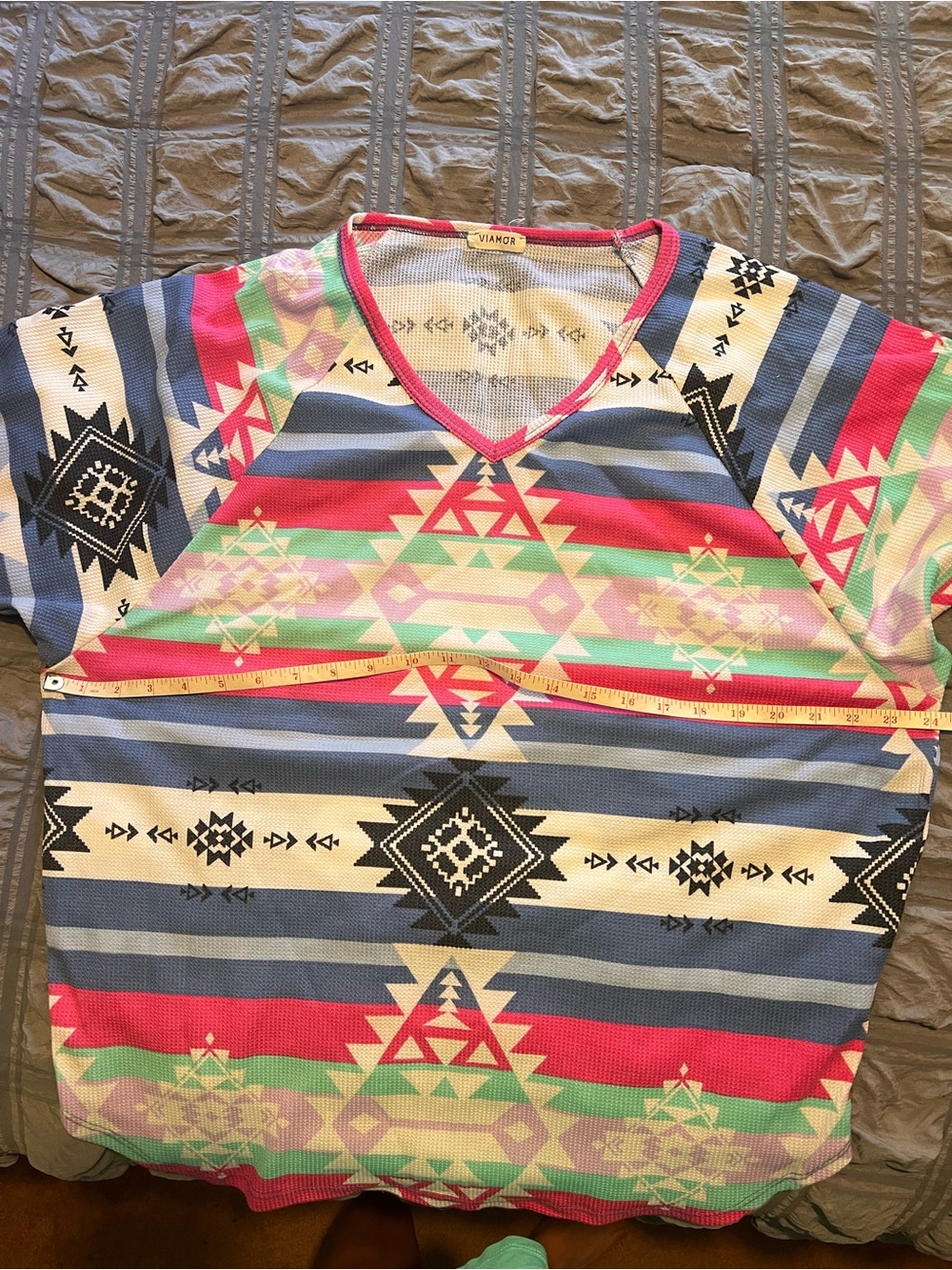 Viamor Aztec Print V-Neck Top - Multicolor